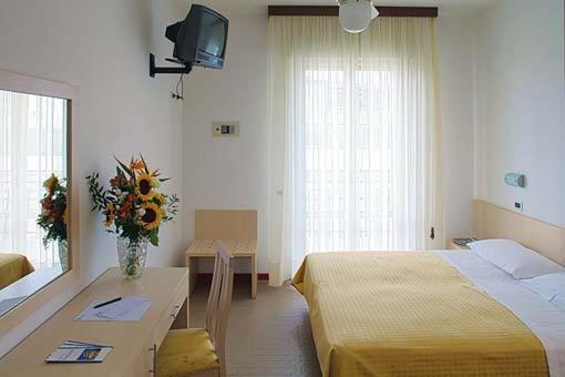 Dolores Hotel 3*